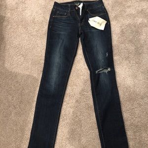 Ankle skinny ripped jeans